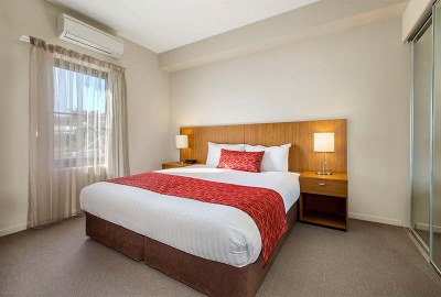 3 Bed Serviced Apartment Gladstone Downtown Central